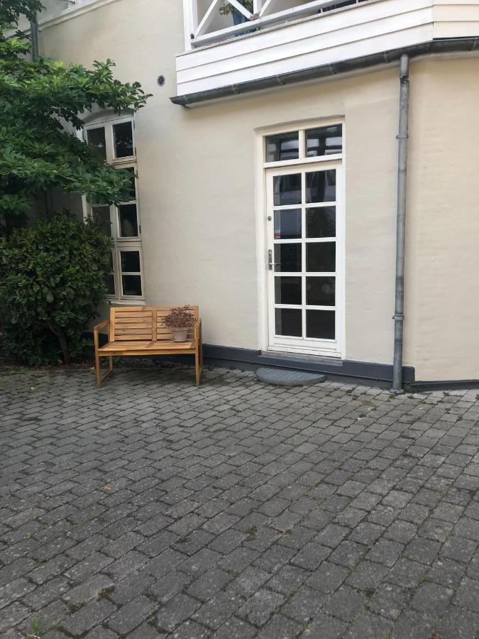 Nyrenoveret Charmerende Lejlighed I Odense C!アパートメント エクステリア 写真
