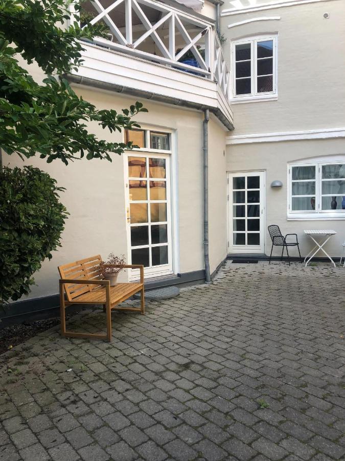 Nyrenoveret Charmerende Lejlighed I Odense C!アパートメント エクステリア 写真